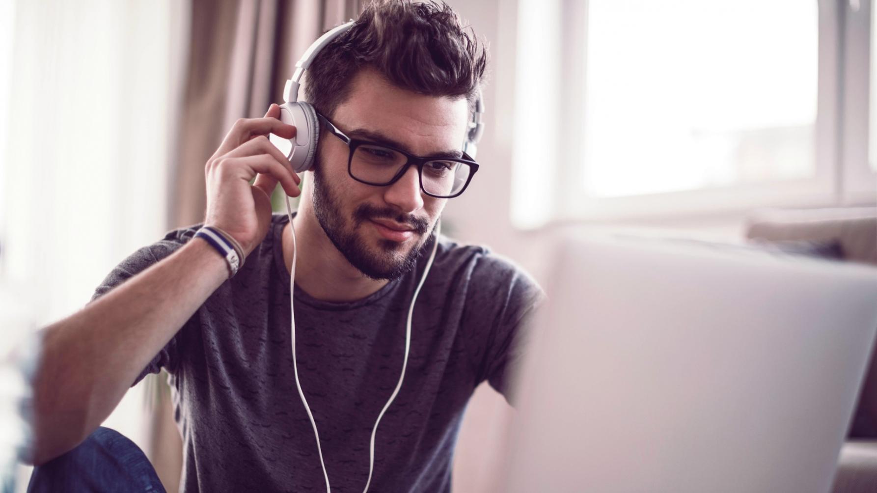 Совместная работа команды Gilvexu над образовательными материалами